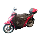 Coprigambe Termoscud R185X, un coprigambe impermeabile e termico. In uso su scooter. Di Tucano Urbano.